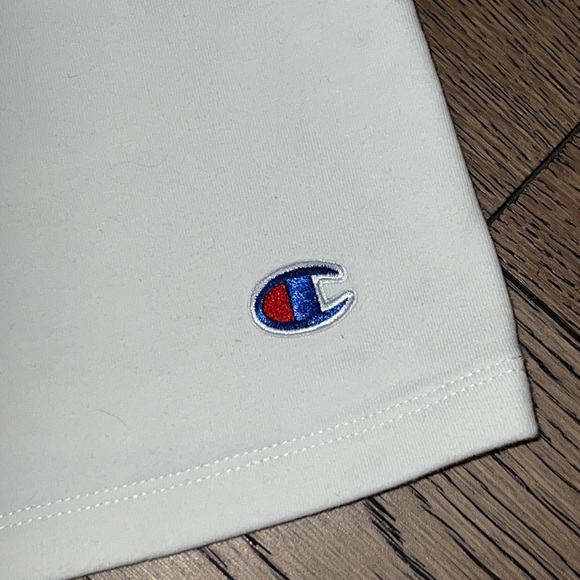 Women’s Champion Crop Tank size Small - Picture 3 of 4